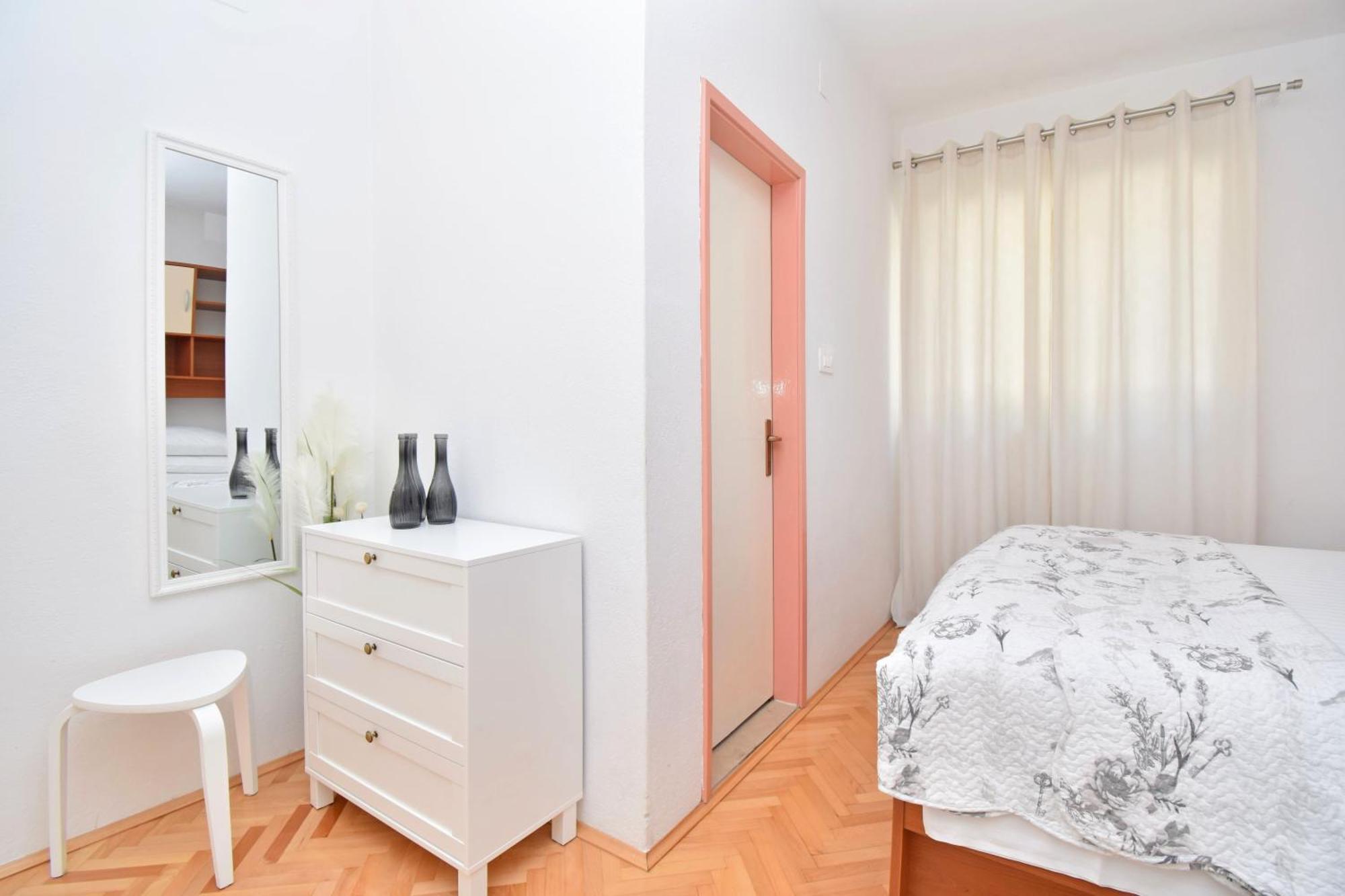Apartment & Rooms Meri Tučepi Екстериор снимка