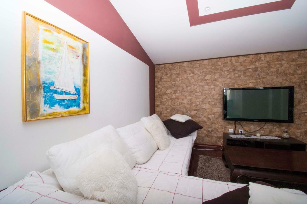 Apartment & Rooms Meri Tučepi Екстериор снимка