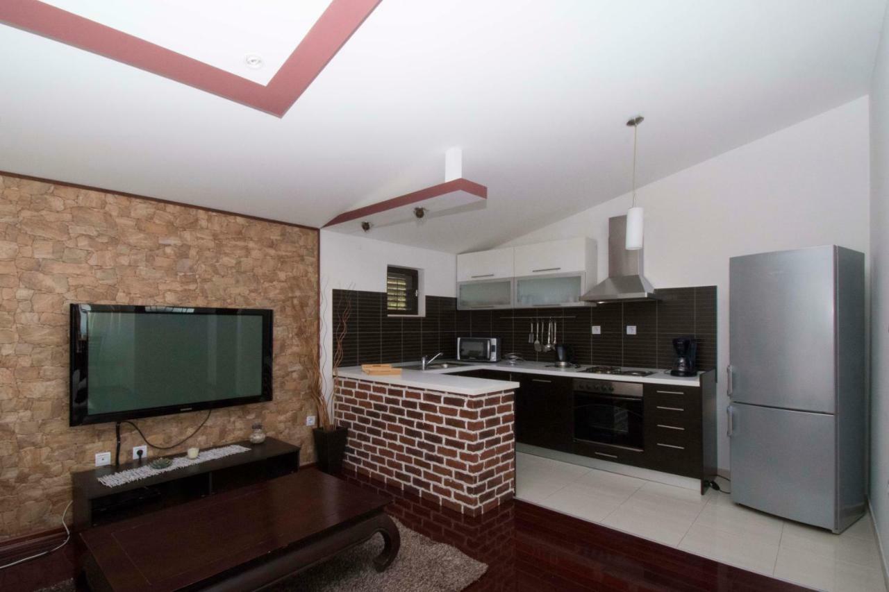 Apartment & Rooms Meri Tučepi Екстериор снимка