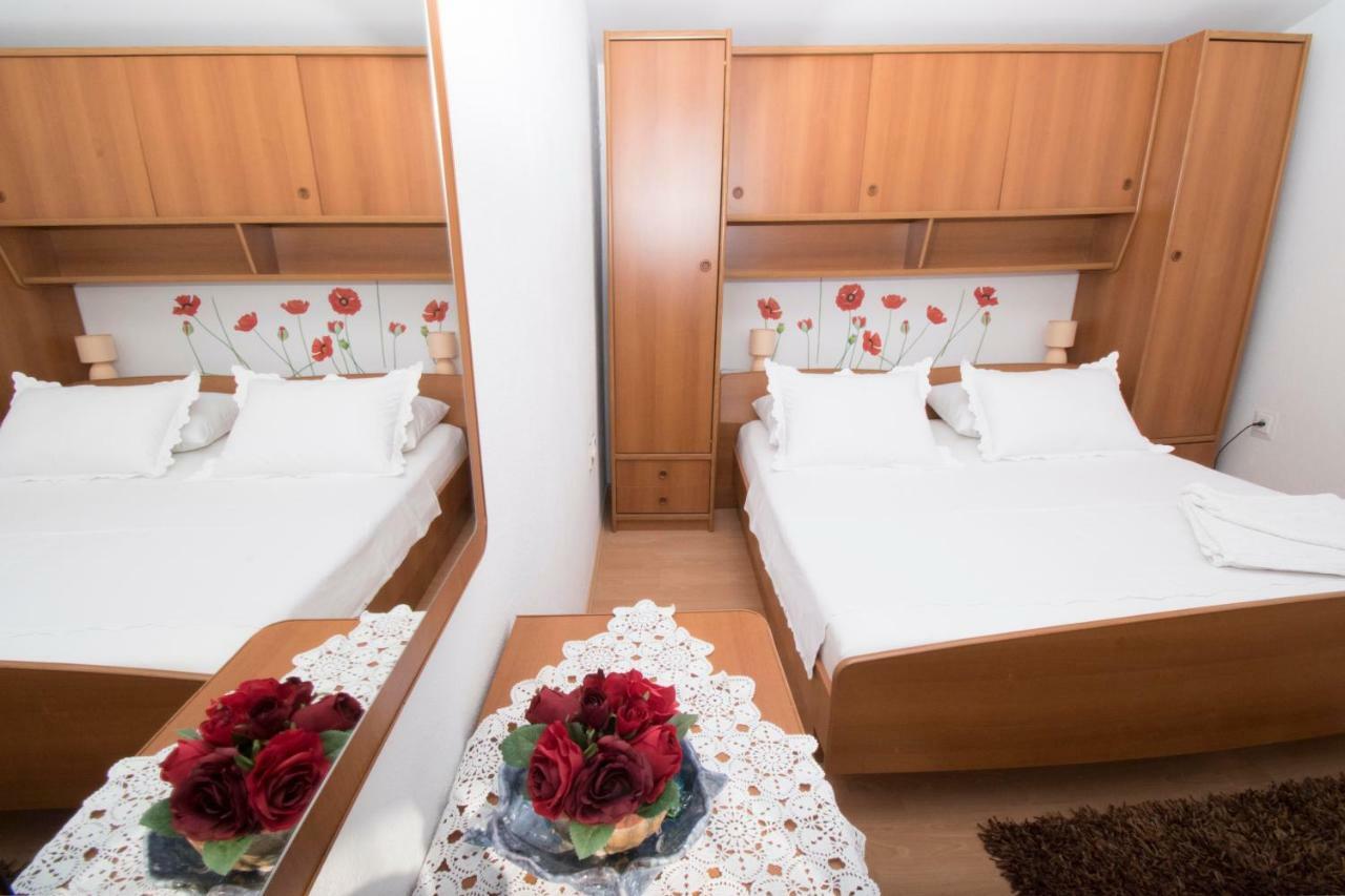 Apartment & Rooms Meri Tučepi Екстериор снимка