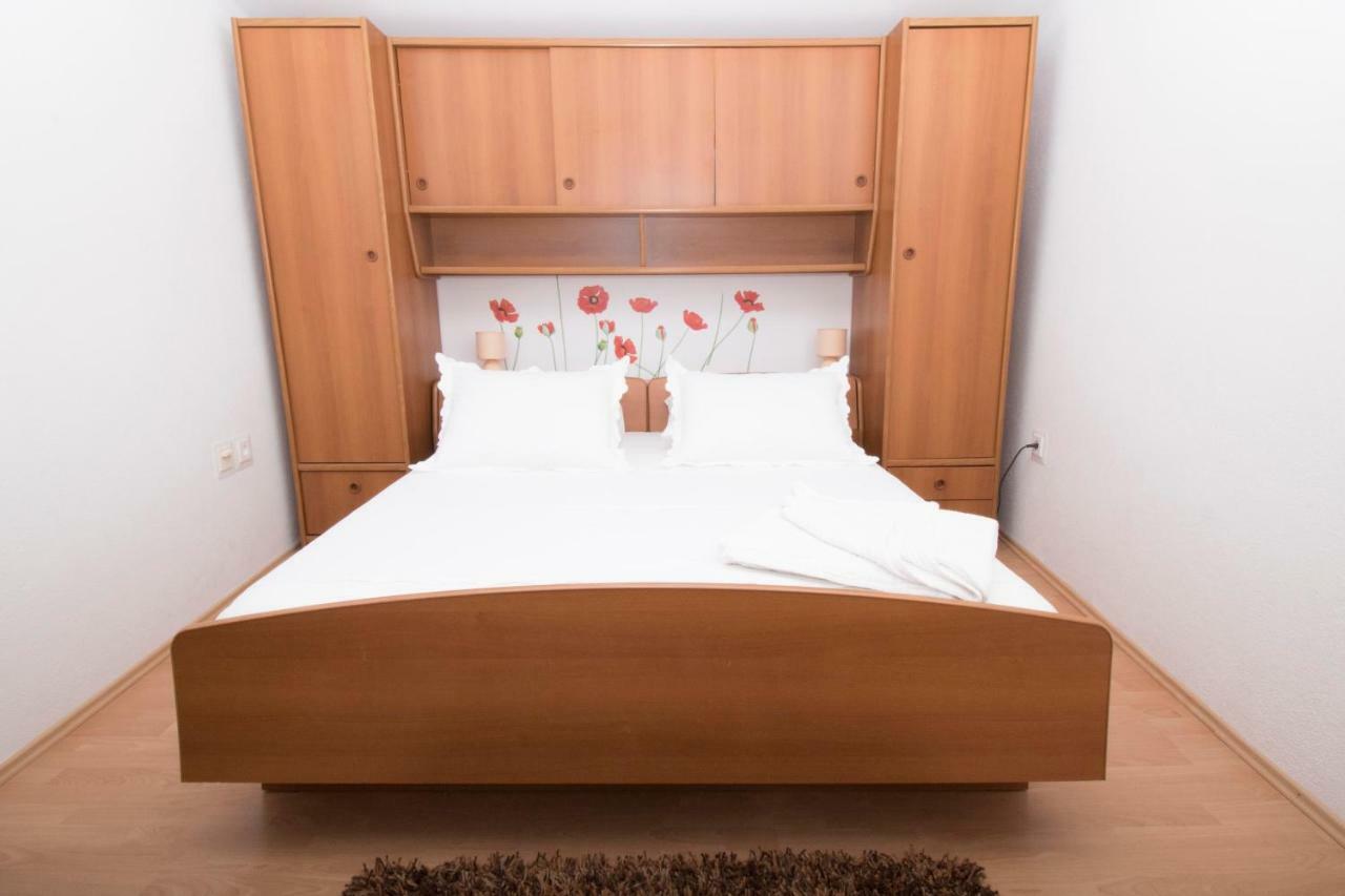 Apartment & Rooms Meri Tučepi Екстериор снимка