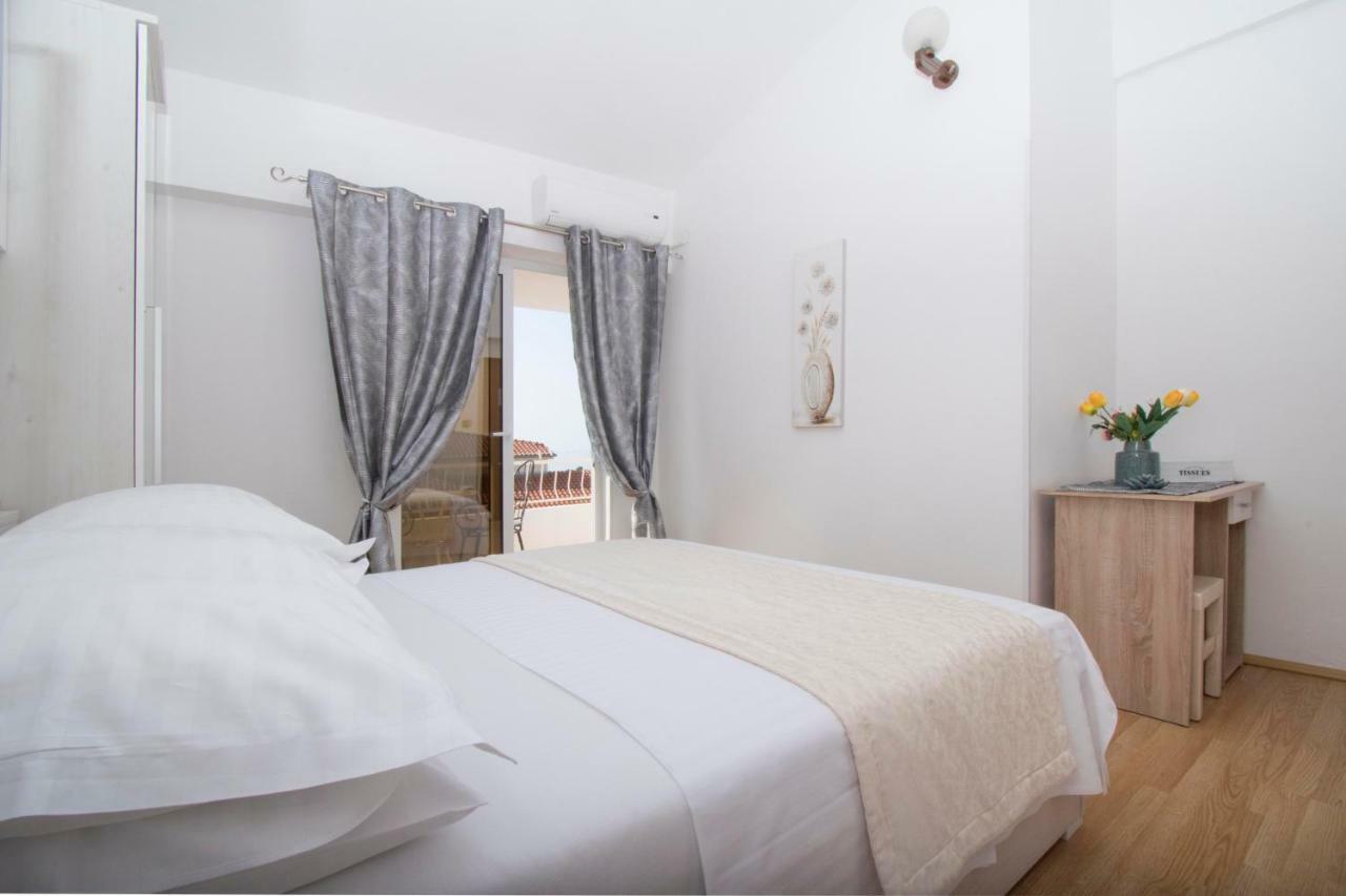 Apartment & Rooms Meri Tučepi Екстериор снимка