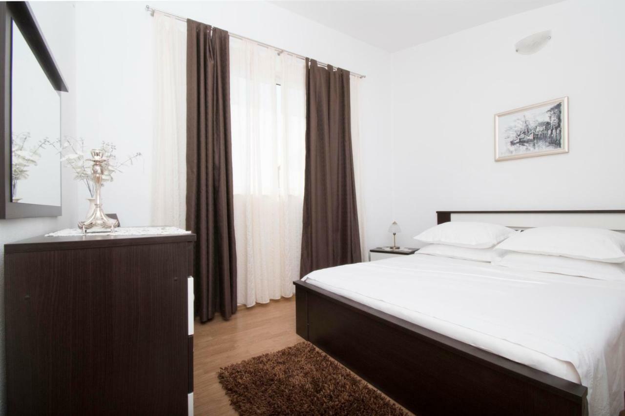 Apartment & Rooms Meri Tučepi Екстериор снимка