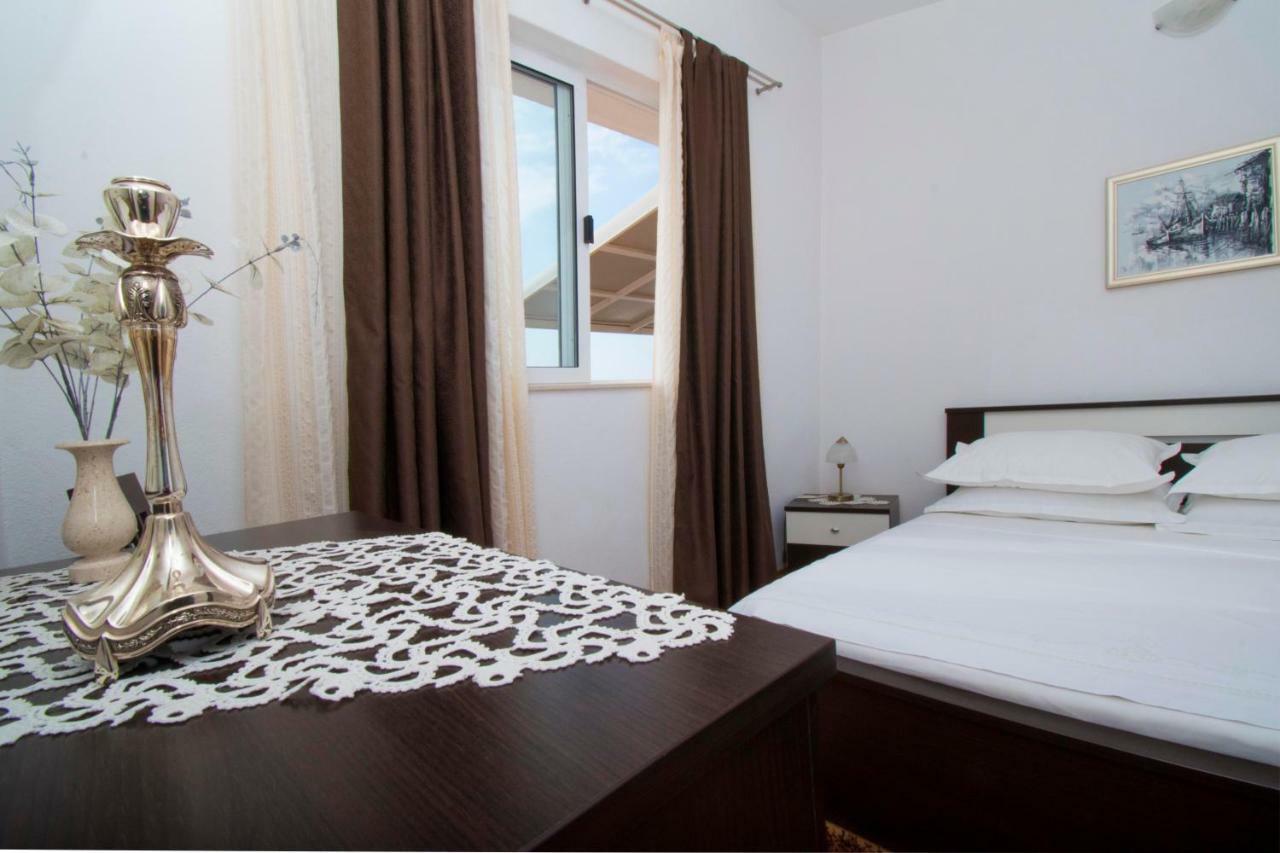 Apartment & Rooms Meri Tučepi Екстериор снимка