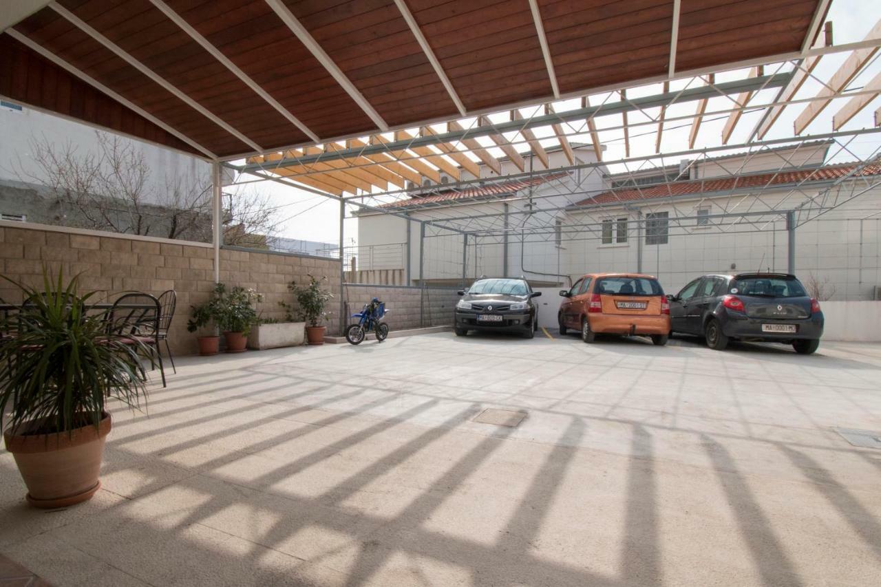 Apartment & Rooms Meri Tučepi Екстериор снимка