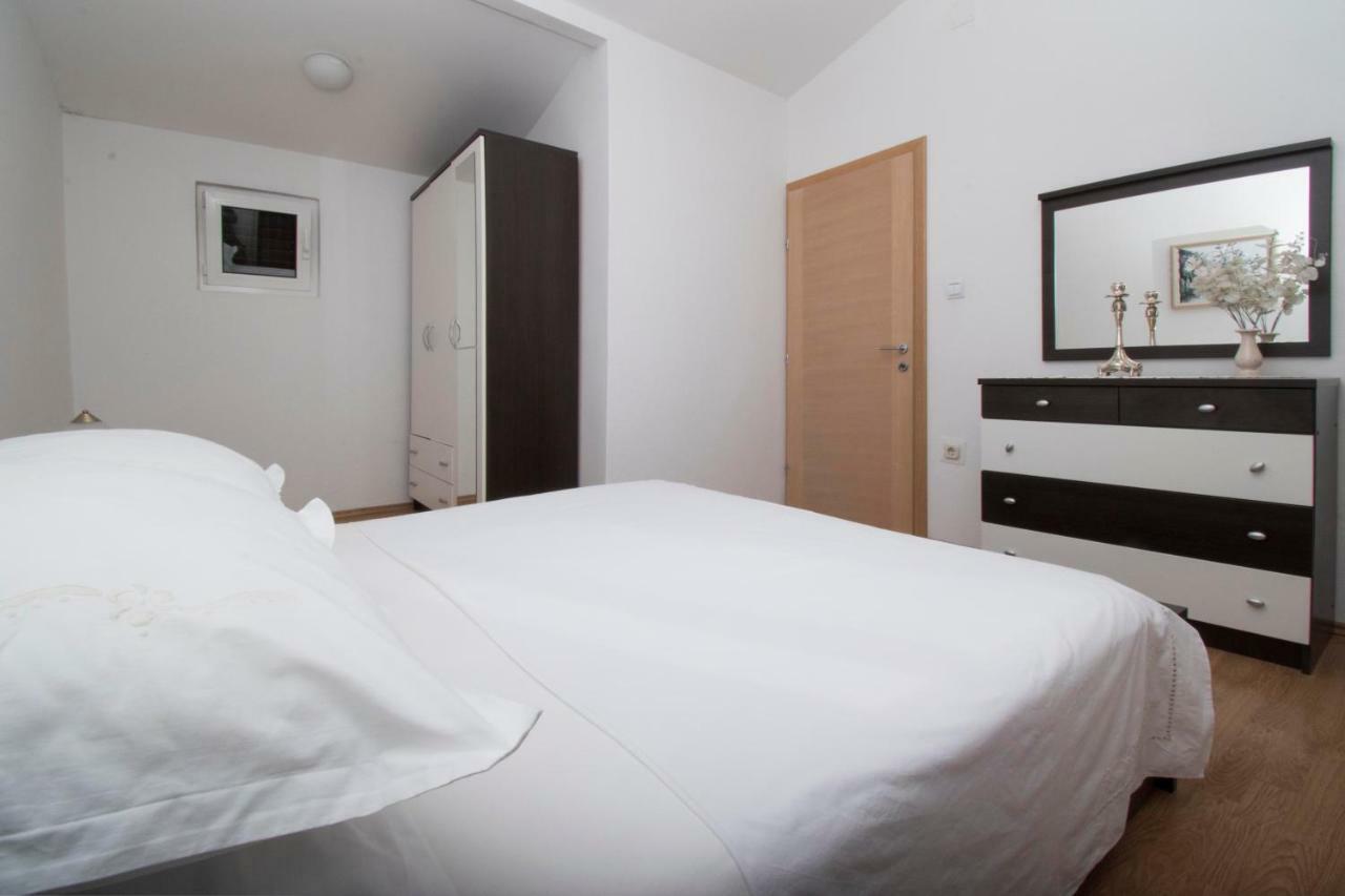 Apartment & Rooms Meri Tučepi Екстериор снимка